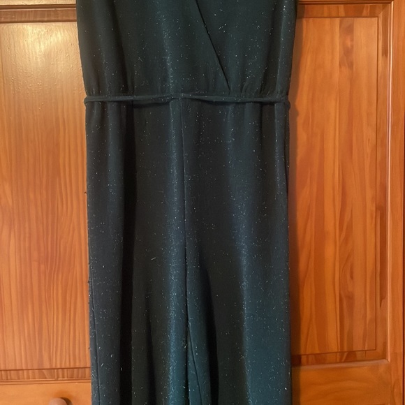 Green jumpsuit - Picture 3 of 6